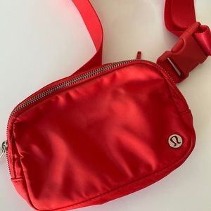 Lululemon Everywhere Belt Bag